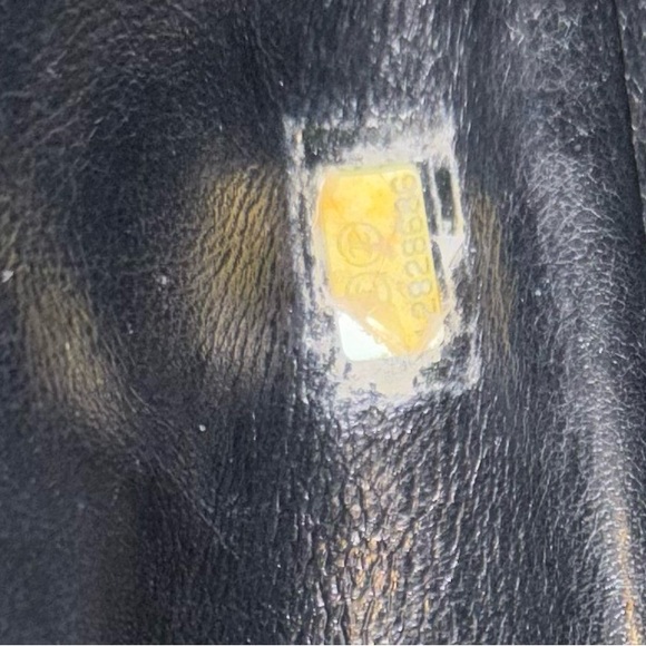 Chanel Classic Jumbo Black Quilted Shoulder Bag - Picture 4 of 15